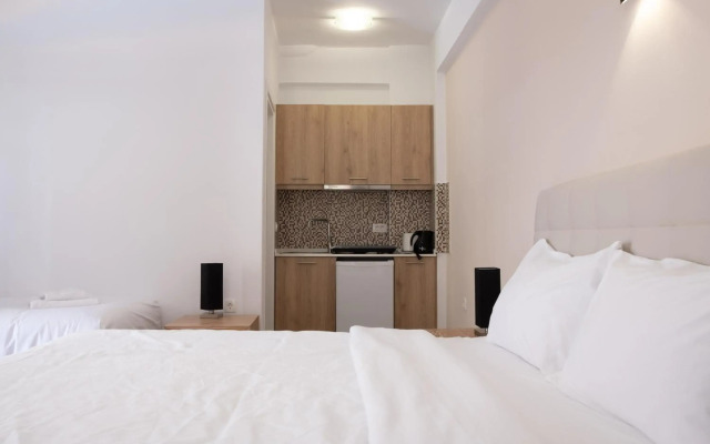 Tristhenia Hotel
