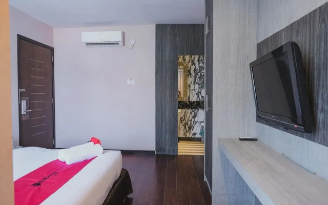 RedDoorz Plus near Pantai Coastarina 2