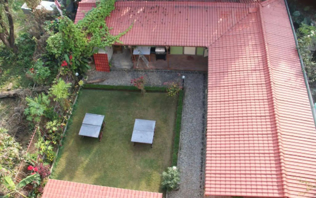 Hotel Milarepa