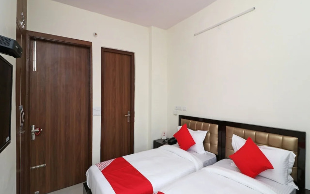 OYO 23320 Hotel Ozone