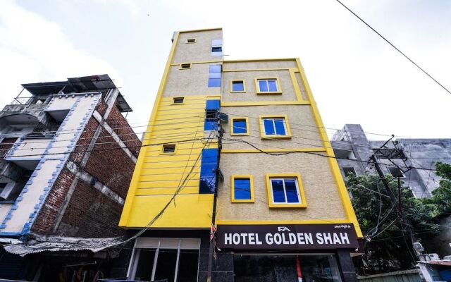 OYO 18652 Hotel Golden Shah