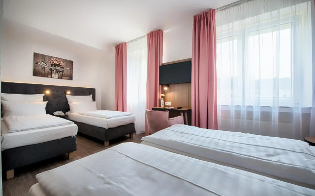 Home Hotel