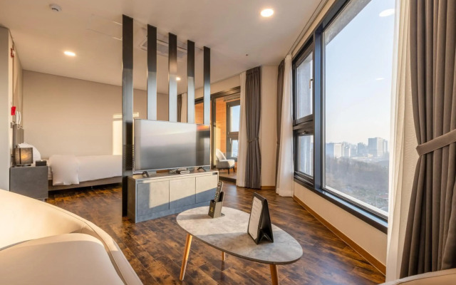Urbanest Hotel