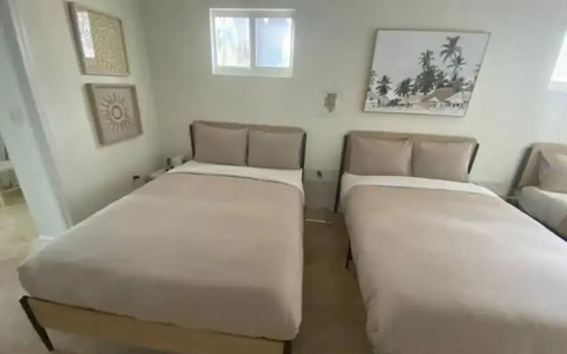 Biscayne Park 3BD 2BA -spacious