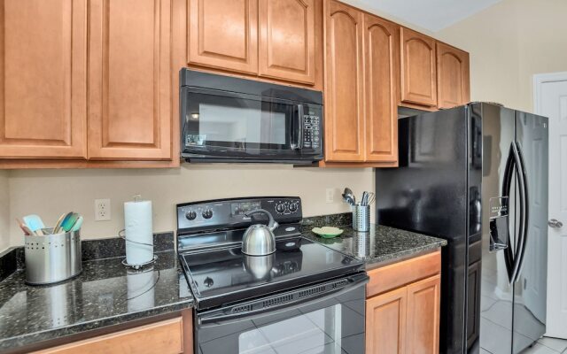 4024 Breakview Drive #208