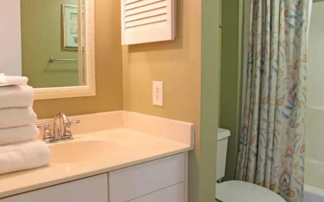 Professionally Cleaned & Sanitized / Near Beach!