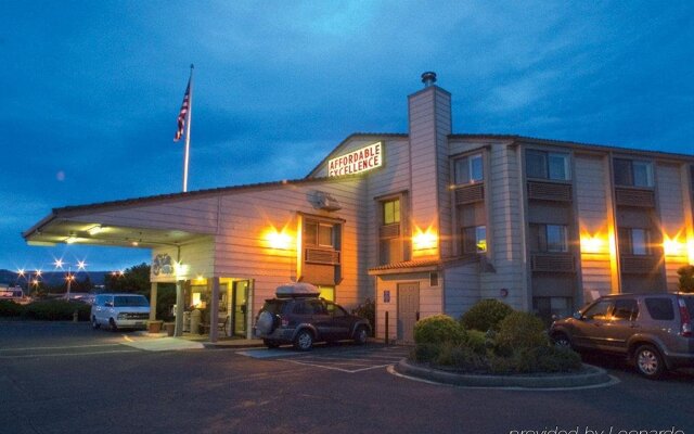 Ramada by Wyndham Medford Airport North