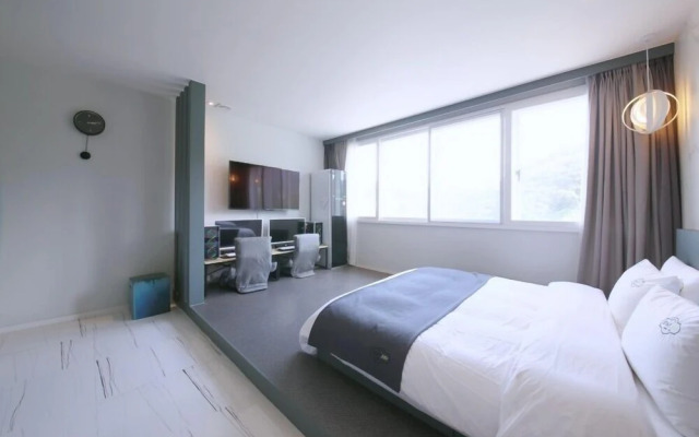 Stay-inn Hotel