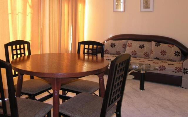 Thomas Palace Apartments