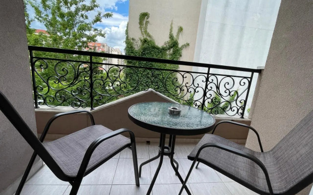 Aparthotel Izida Palace