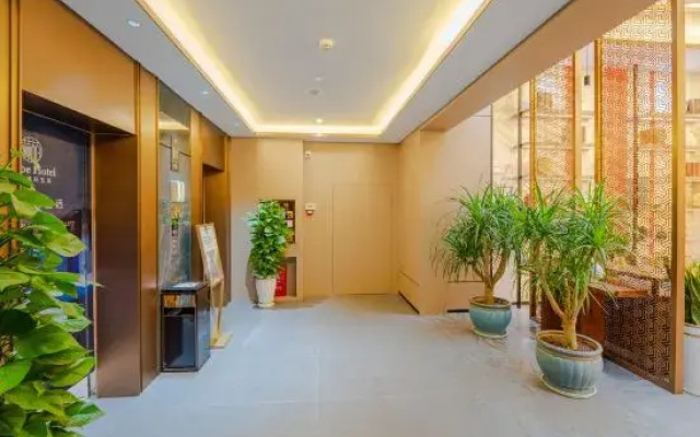 HEBE Xiyin Hotel (Lengshuijiang Riverside Park)