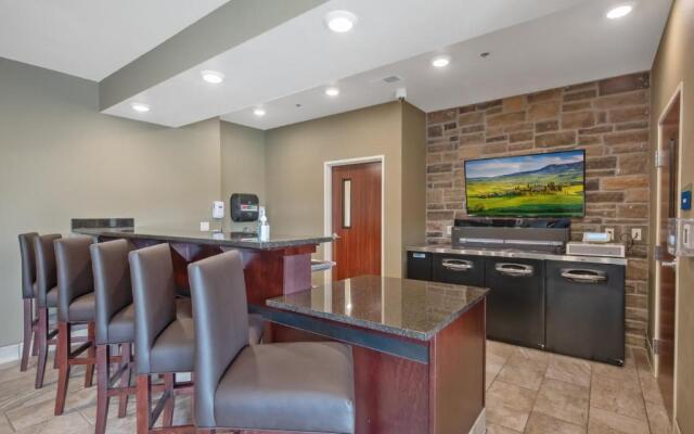 Cobblestone Hotel & Suites - Austin