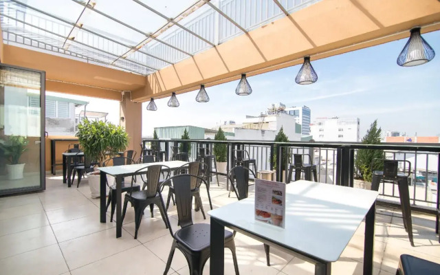 Cherry Hotel and Apartment