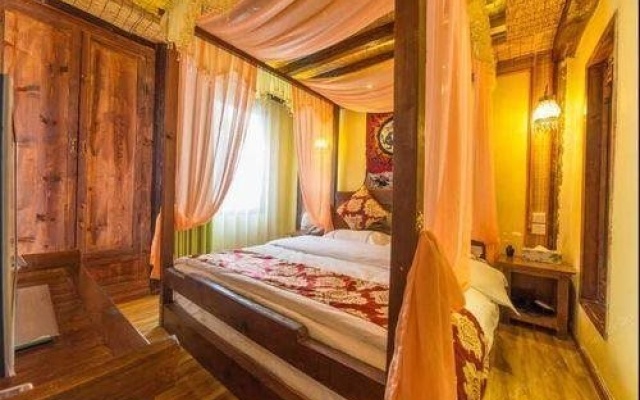 Floral Hotel·Yunjing Zhinan Hotel(Dayan Gucheng dashuiche store) – Guest Rooms – Lijiang