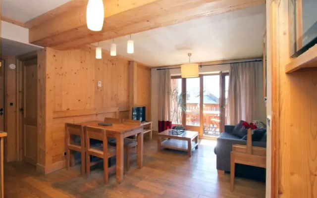 Apartment With Terrace & Parking