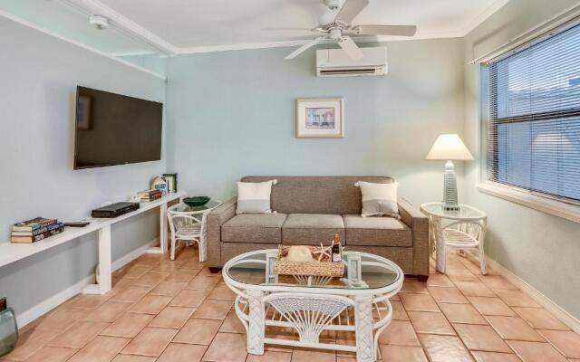 Sunset Beach House - Beach Hugger 1