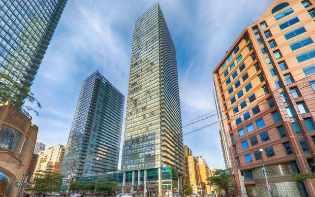 Stylish Suite in Downtown Toronto