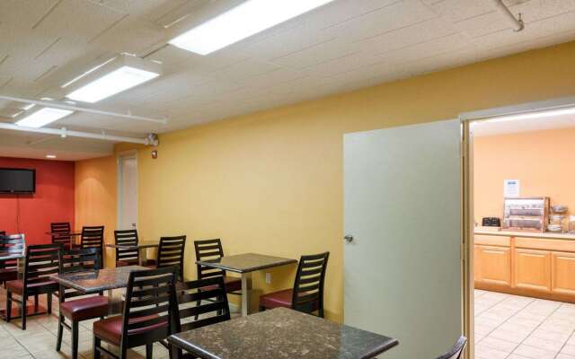 Rodeway Inn University