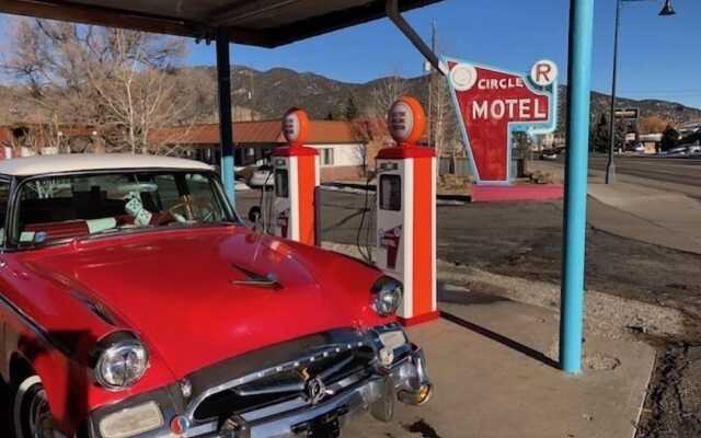 Circle R Motel