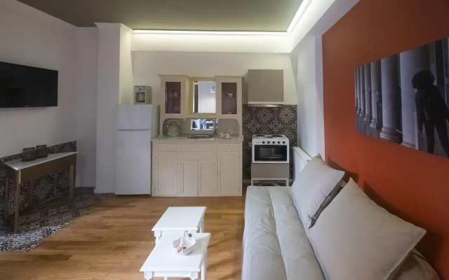 Athenian Yard Suites