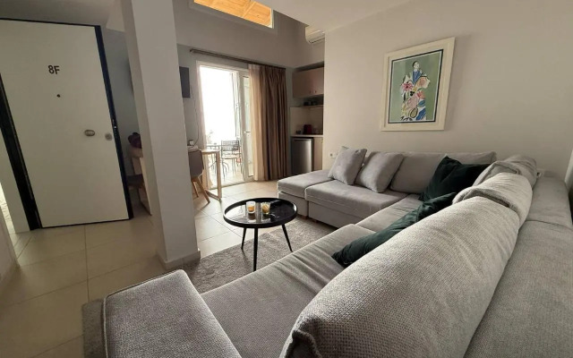 Stylish Studio Apartment - 8F House
