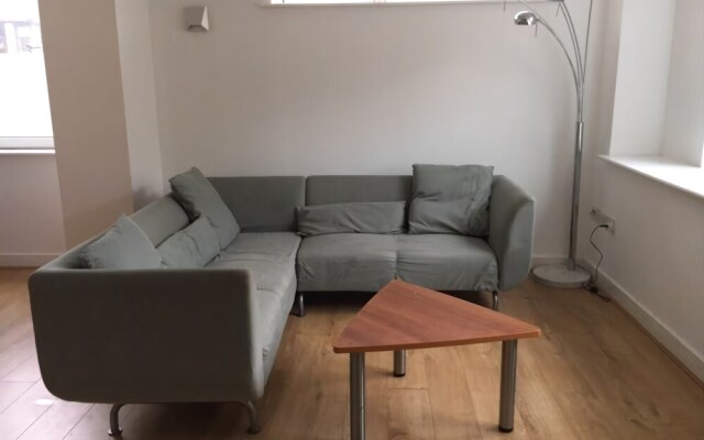 High 5 Apartment
