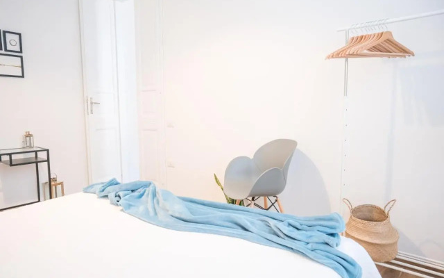 Minimalist Chic a Villanova 3Bdr - 2Bth - WiFi