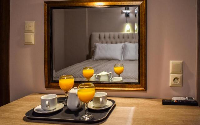 Elia Deluxe Accommodation