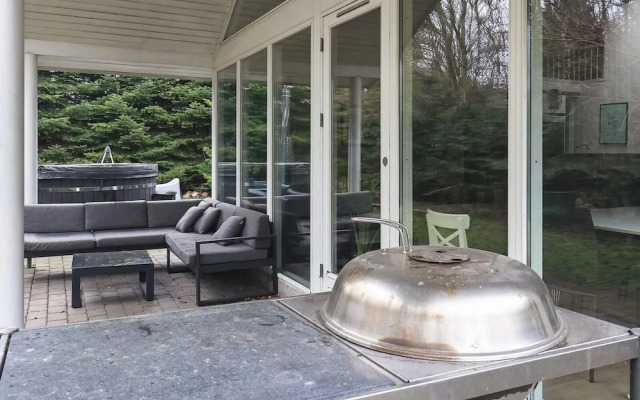 6 Person Holiday Home in Vaeggerlose