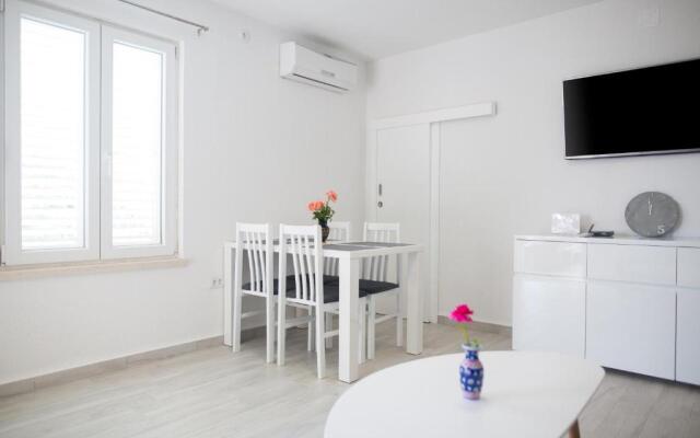 Serious Job Apartment