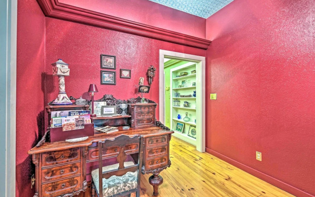 The Lilly House: Historic Glen Rose Home w/ Porch!