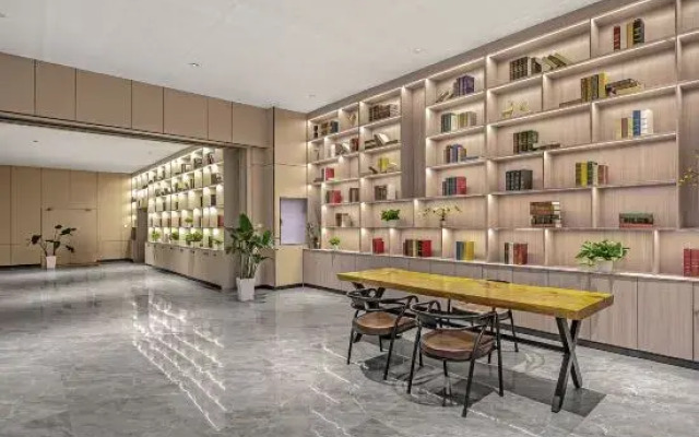 Dazu Dongnavis Hotel (Wuyue Plaza, Southwest China)