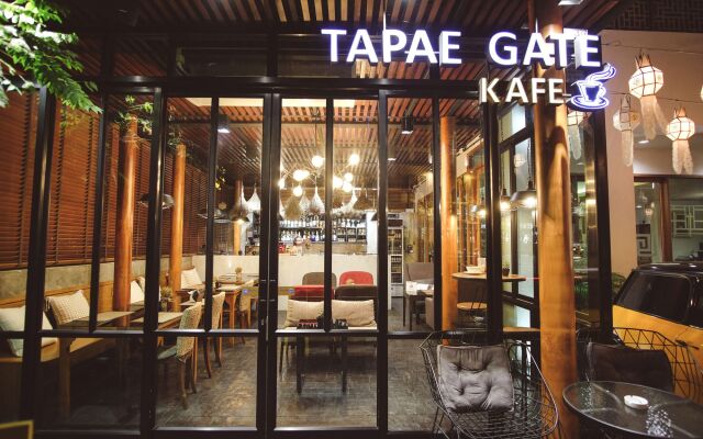 Tapae Gate Villa