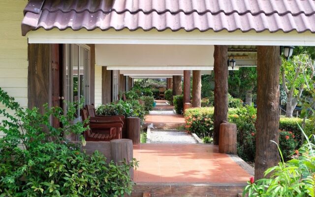 Lanta Village Resort