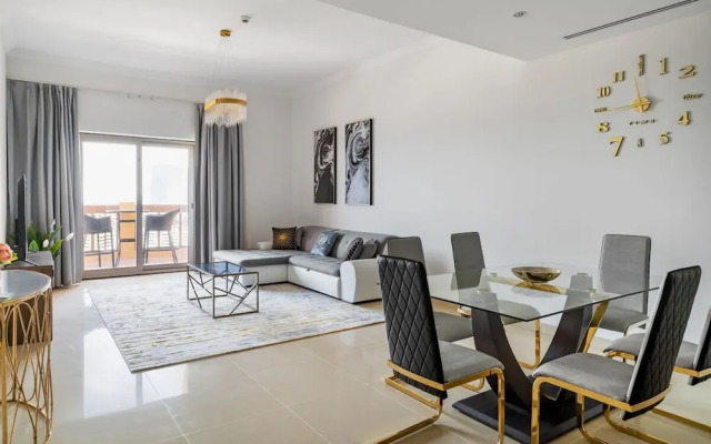 Pool View 1BR on Palm Jumeirah