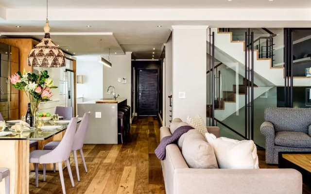 Tranquil Escape in Sea Point Aureto