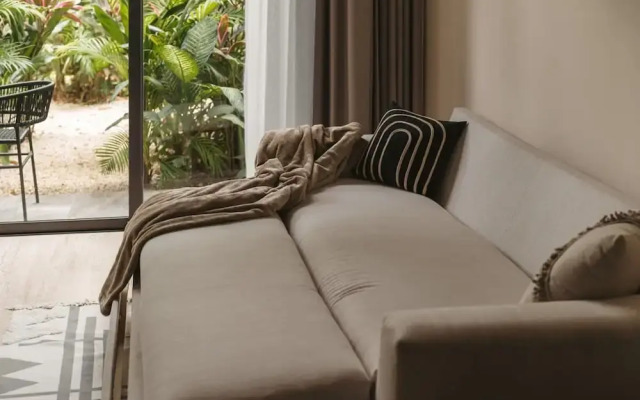 Gorgeous Loft Jungle Views and Premium Amenities
