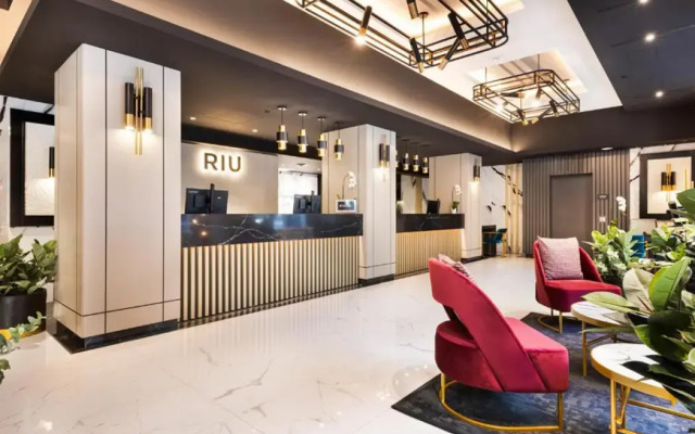 Hotel Riu Plaza Toronto