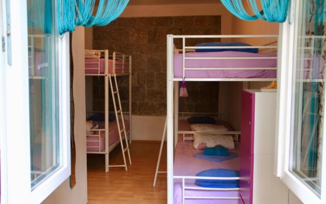 Hostel Wonderful World