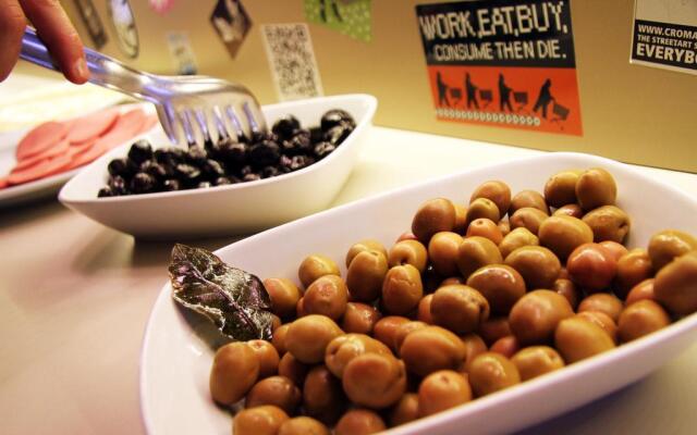 Hush Hostel Lounge