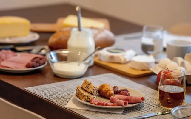 Montela Hotel & Resort - Premium Stay