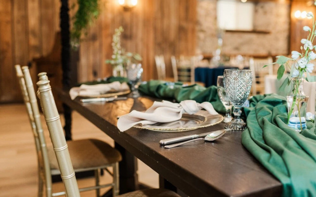 Hessenland Inn & Schatz Winery