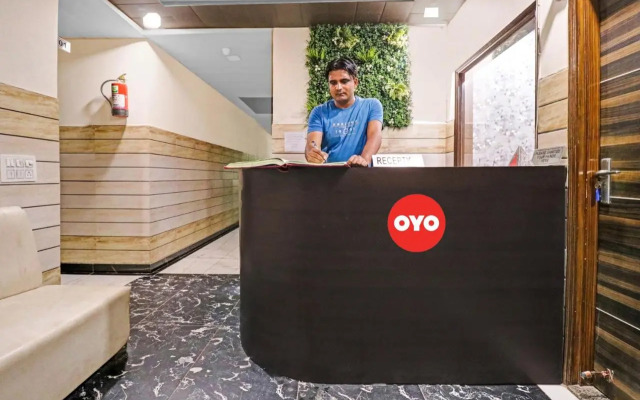 Oyo 90274 Hotel Knight Inn
