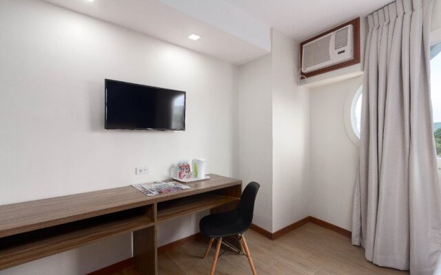 S Hotel and Residences