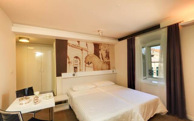 La Porta Luxury Rooms