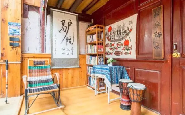 Donkey House Youth Hostel (Shangri-La Dukezong Ancient City Branch)