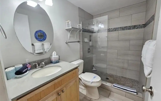 Sea Village #4210 Ocean Front Lanai!