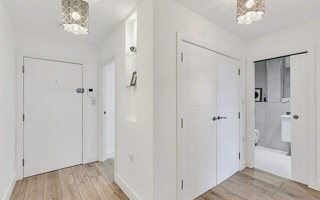 Newly Furnished and Bright Home