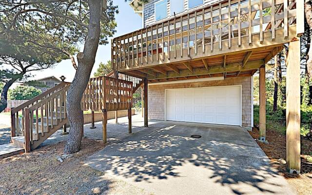 5870 Cloverdale - 4 Br Home