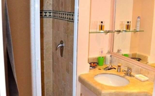 2 BR w Balcony Apartment Rinconada Del Sol